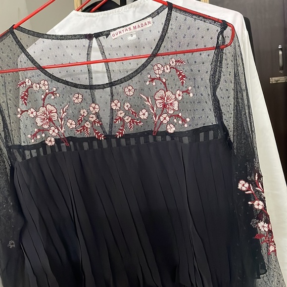 Guntas Madan beautiful sheer top - Picture 4 of 9